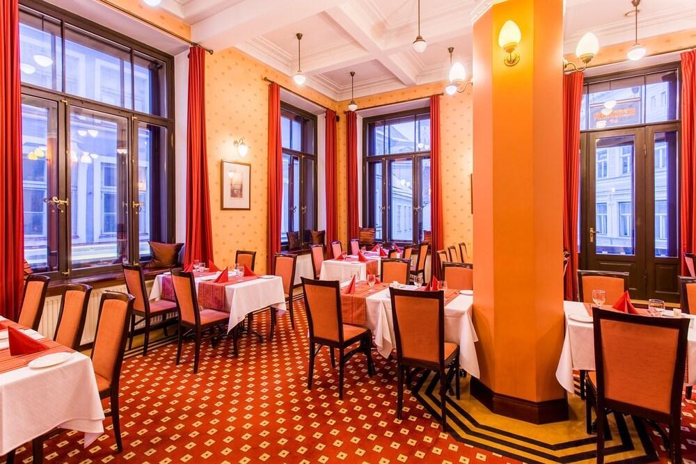 Hotell Hestia Maestro Old Town 3*